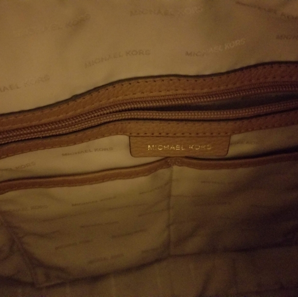 Handbag - Picture 3 of 4